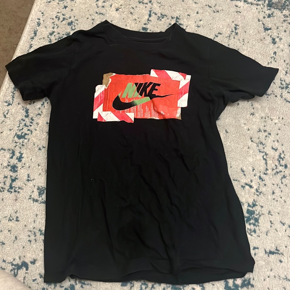 Nike tee
